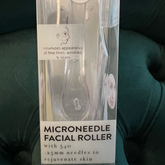 Viva spa Microneedle Facial Roller with 540 .25mm Needles To Rejuvenate Skin - Picture 5 of 12